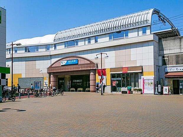 小田急線「喜多見」駅より徒歩15分のロケーションです。