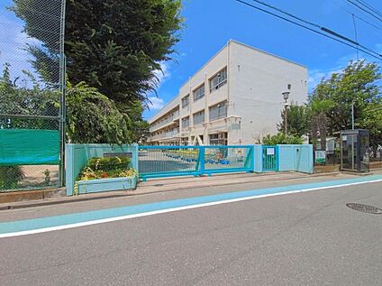 調布市立第三中学校 460m(徒歩6分)