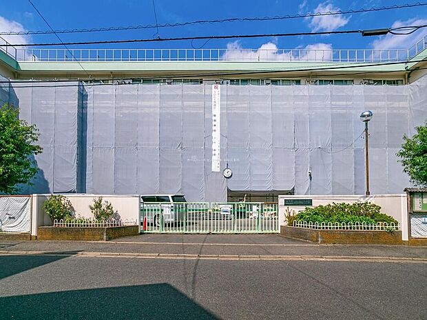 世田谷区立上祖師谷中学校（約2,000m）