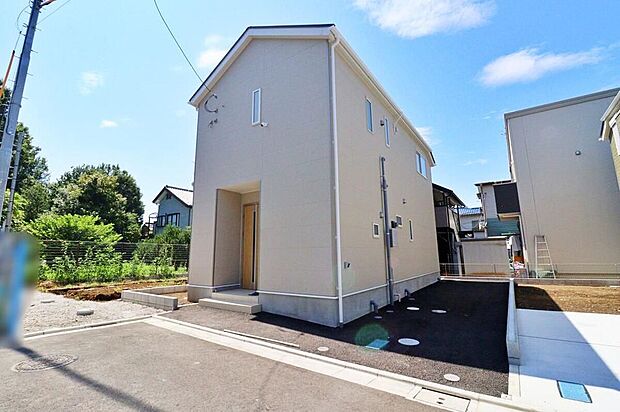 【現地外観写真】耐震に優れた工法を採用、一生住む家だから構造にも環境にもこだわりを。