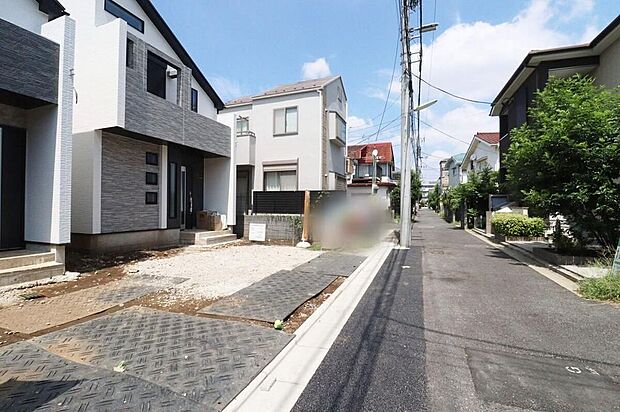 【前面道路含む現地写真】東側道路4m♪車通りも少ないので小さなお子様がいても安心です。