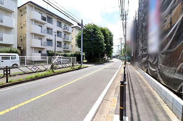 【前面道路含む現地写真】今から見たい!大歓迎です。お気軽にホームトレードセンターまでお問い合わせください!