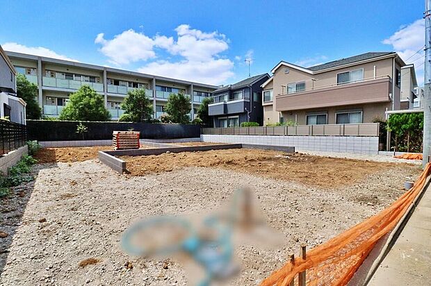 【現地外観写真】敷地面積ゆとりの31坪以上！高井戸公園徒歩圏♪緑に溢れ潤いに満ちた街並みで、安らぎとゆとりを実感できる住環境です。
