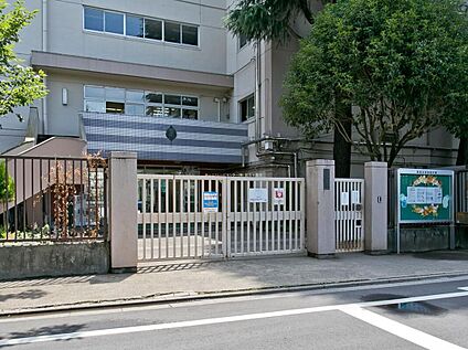 杉並区立西宮中学校 800m(徒歩10分)