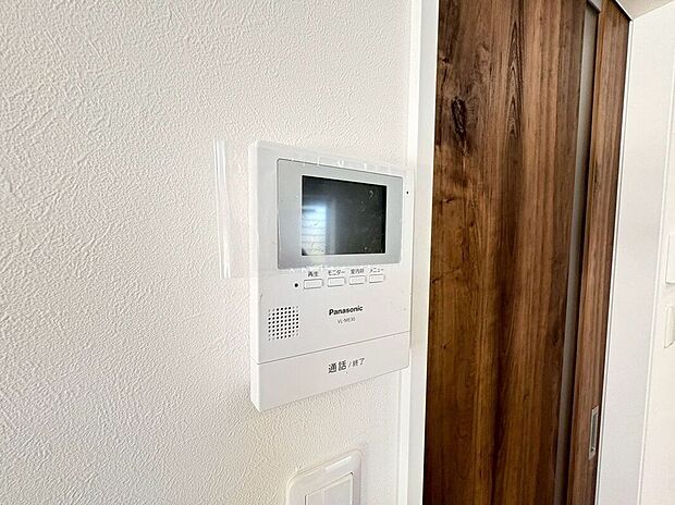 【その他設備】ハッキリと映るモニター付きで来訪者を事前に確認できます♪