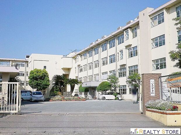 福岡市立三筑中学校（約2,100m）