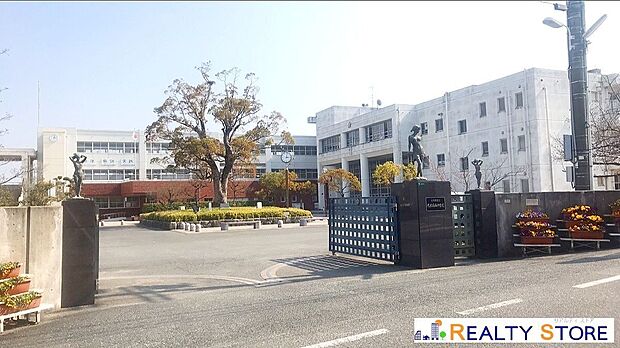 太宰府市立太宰府西中学校(約1,400m)