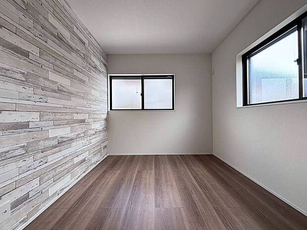 【アクセントクロス】洋室の一面にアクセントクロスを入れる事で締りのあるお部屋に様変わりします！