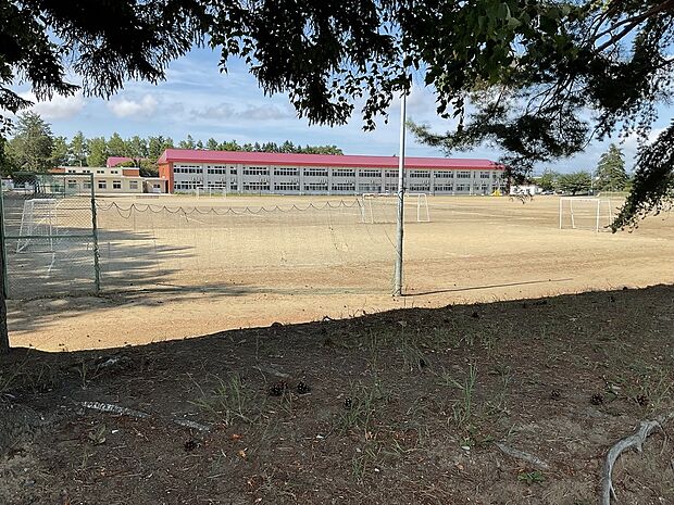 札内南小学校まで徒歩7分(2025年7月撮影)