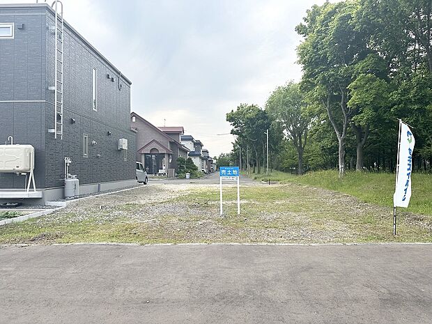 【区画１】正面：58.07坪の整形地！ゆとりの敷地でお好みの外構計画を♪（2025年6月撮影）