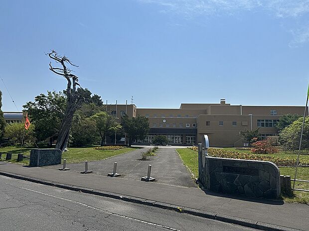 恵み野中学校（2025年5月撮影）