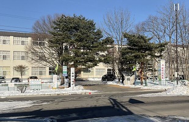 美園小学校（2025年12月撮影）