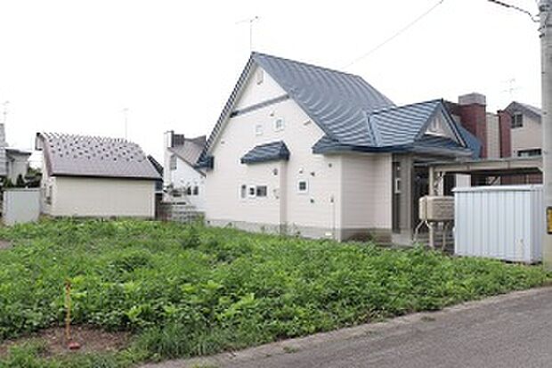 【区画2】左から撮影:徒歩圏内にお買い物施設充実(2026年7月撮影)