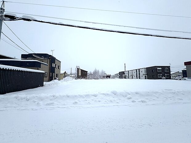 【正面】329.92m2(99.80坪)の西向きの整形地（2025年12月撮影）