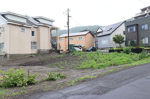 【【区画3】左から撮影】前面路道路が広く、冬道も安心です(2026年7月撮影)