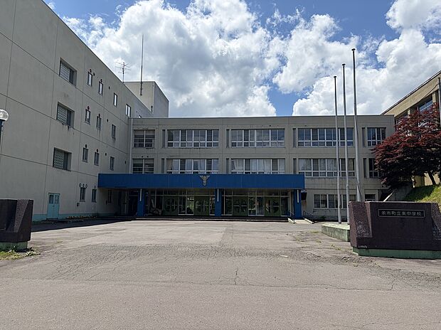 東中学校