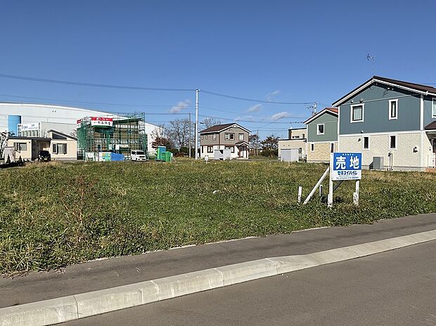 【【区画29】左から撮影】南東入りで日当たり良好です(2025年10月撮影)