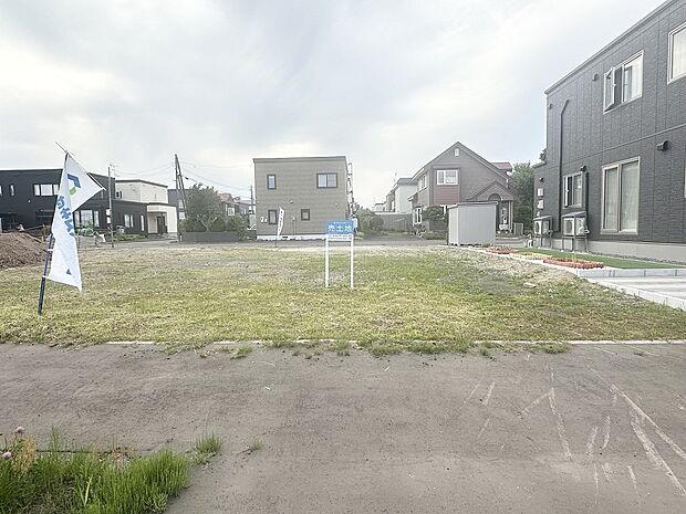 【【区画3】正面】58.07坪の整形地！ゆとりの敷地でお好みの外構計画を♪（2025年6月撮影）