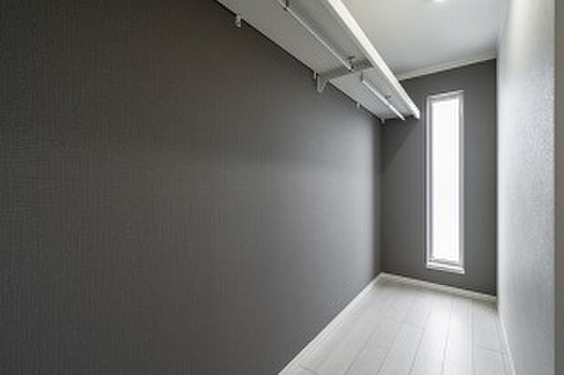 【WIC】2.6帖のWIC付き!窓があり、日中は明かりをつけずにご使用いただけます(2025年1月撮影)