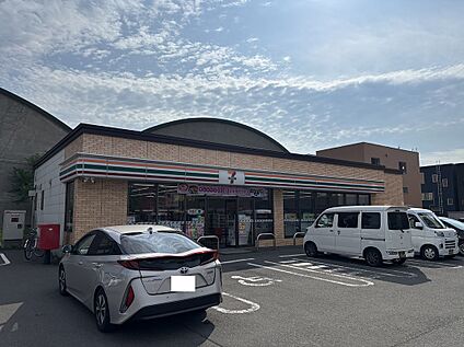 セブンイレブン札幌白石中央2条店 徒歩4分