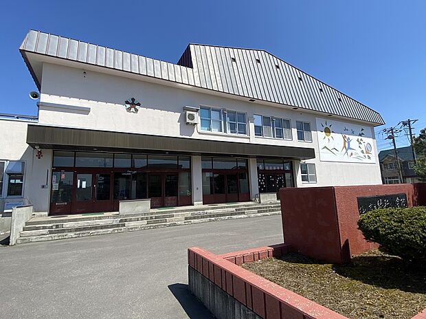 緑新小学校