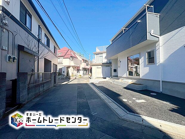 ☆前面道路の様子☆
カースペースございます。
平日・お仕事帰りなど、いつでもご案内いたします！お気軽にお問い合わせ下さい。