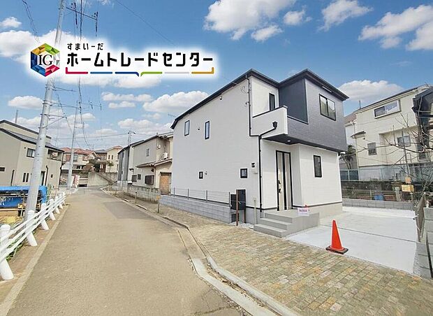 ☆前面道路の様子☆
カースペース2台可能です。
平日・お仕事帰りなど、いつでもご案内いたします!お気軽にお問い合わせ下さい。