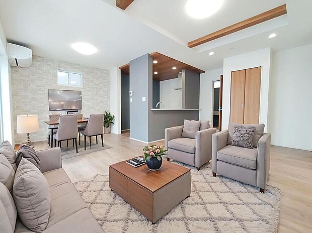 ☆外観の様子☆
住環境良好な人気の低層住居専用地域に立地しております。守られた環境は、お子様との暮らしにもおすすめです。