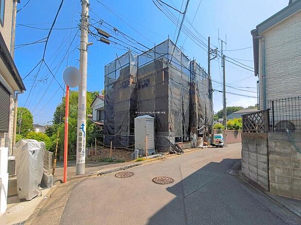 ☆前面道路の様子☆
カースペースございます。
現地をご覧いただきながら、住まいの夢をお聞かせください。