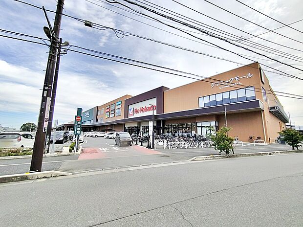【くまみちモールあさか】
1900m 徒歩24分または、自転車8分♪
