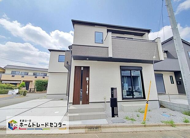 ☆外観の様子☆【3号棟】南からの陽光たっぷり降りそそぐ明るいお住まいです。どのお部屋も、採光良好な風通しの良い快適な空間となっております♪