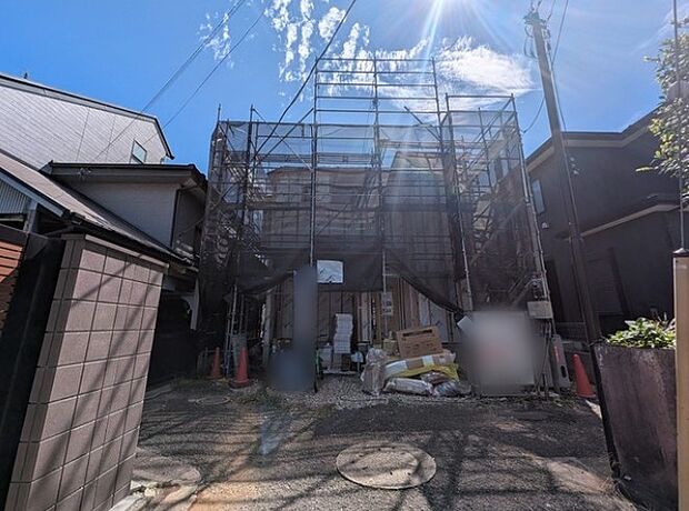 今なら建築中の様子をご覧になることができます♪
お客様に合った資金計画書の作成や近隣の完成物件のご紹介も可能です♪これだけではない魅力が、現地できっと見つかる！お問合せをお待ちしております！
