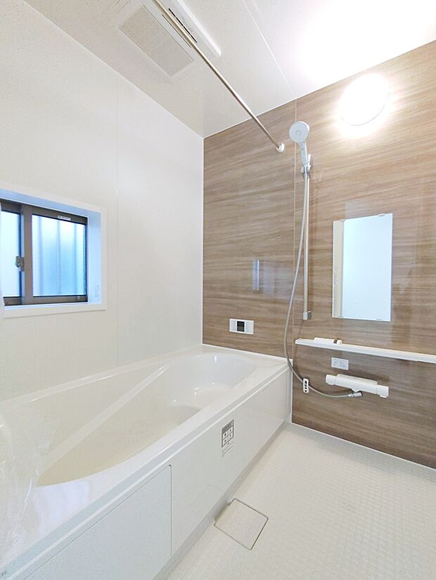 【☆Bathroom☆】
落ち着いた雰囲気のゆったり寛げるバスルーム。毎日のバスタイムが楽しみになりそうです。