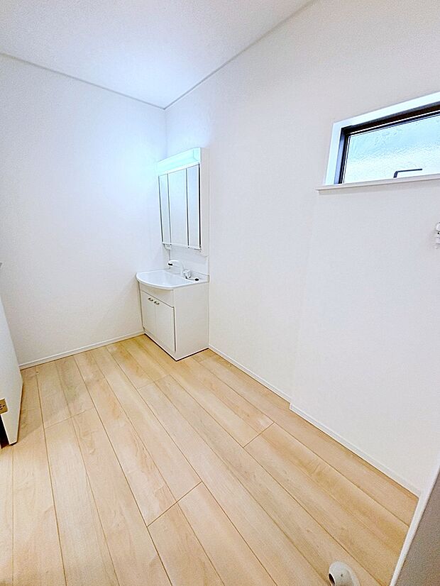 【☆Sanitary room☆】広い洗面所が嬉しい間取り♪忙しい朝にもゆとりが生まれます♪
