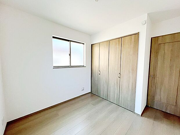 【☆Room☆】全居室に収納を完備しておりますので、居室の全空間を有効活用出来ます。自分好みのお部屋で、ゆったりお寛ぎ頂けます。