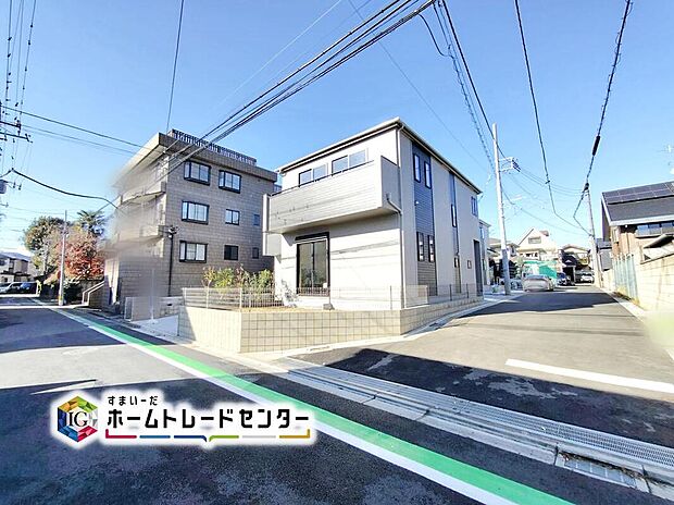 【前面道路含む現地写真】カースペース２台可（A号棟は１台）！
この街で・この家で暮らしたいと思わせる理由を是非現地でお確かめ下さい。