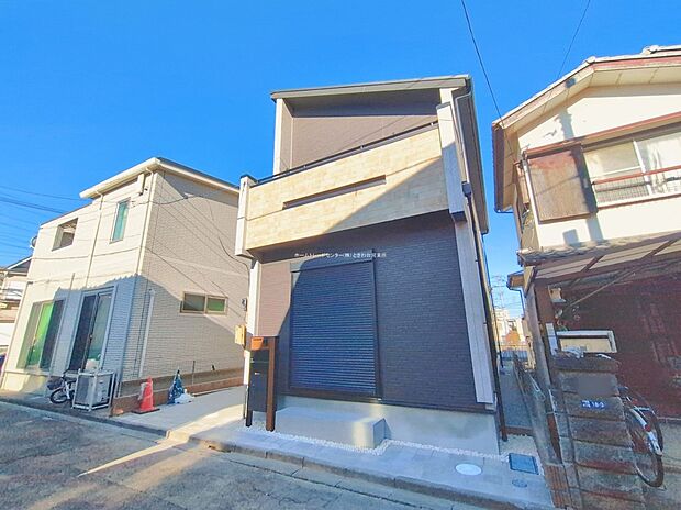 【現地外観写真】期優良住宅＋住宅性能表示【建設】【設計】W取得の永住邸誕生しました。
対面式システムキッチン、ポップアップ天井や折上天井を配したおしゃれなＬＤＫです。