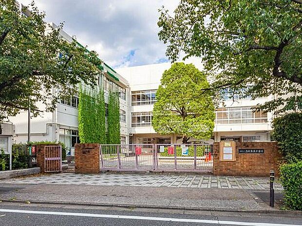 板橋区立志村第五中学校（約2,200m）