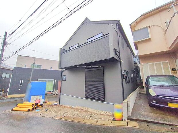 【現地外観写真】一戸建ての大きなメリットは、「自分の土地」を自由に使えること。好きなペットが飼えるほか、ガーデニングやＤＩＹ、車やバイクの手入れなど様々な趣味を楽しめます♪