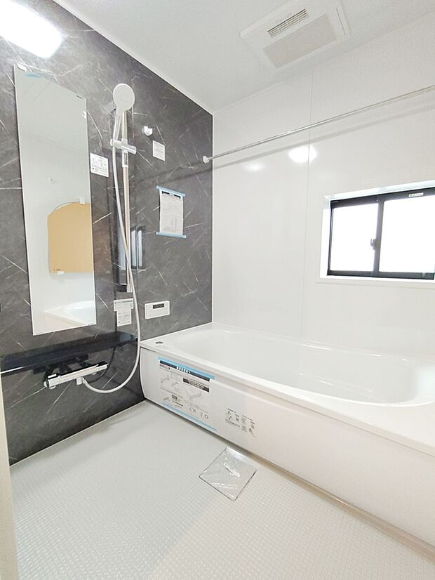 【☆Bathroom☆】落ち着いた雰囲気のゆったり寛げるバスルーム。毎日のバスタイムが楽しみになりそうです。