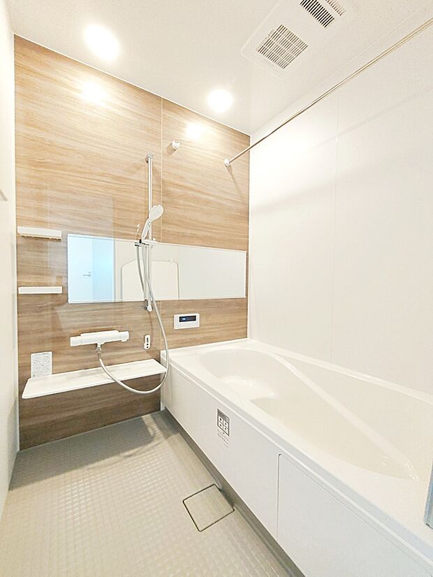 【☆Bathroom☆】
落ち着いた雰囲気のゆったり寛げるバスルーム。毎日のバスタイムが楽しみになりそうです。