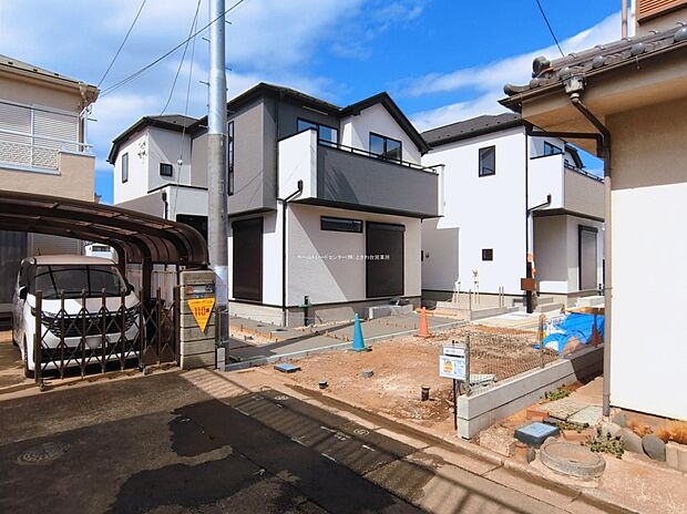 【前面道路含む現地写真】カースペース並列２台可能です。
平日・お仕事帰りなど、いつでもご案内いたします！お気軽にお問い合わせ下さい。