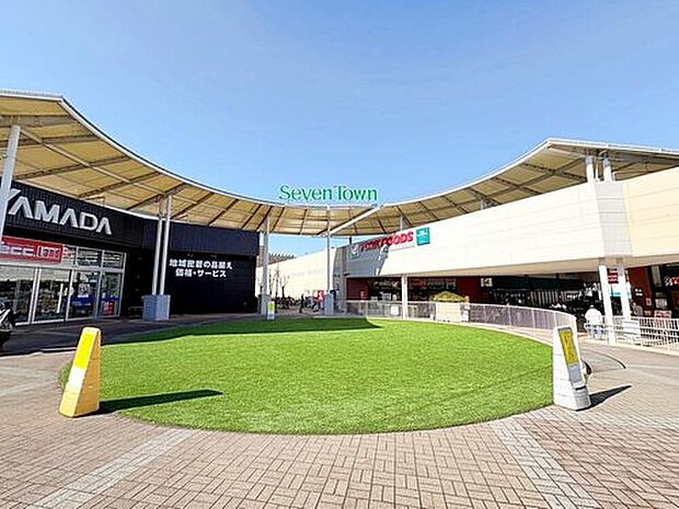 セブンタウン小豆沢（約800m）