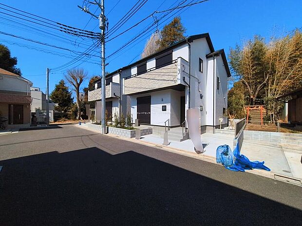 【前面道路含む現地写真】カースペースございます。
この街で・この家で暮らしたいと思わせる理由を是非現地でお確かめ下さい。
現地をご覧いただきながら、住まいの夢をお聞かせください。