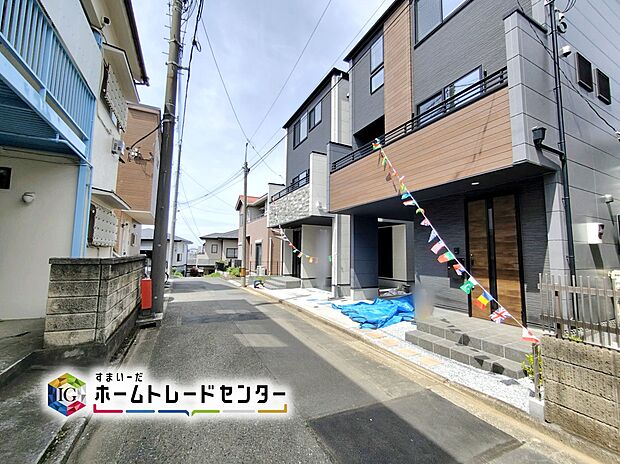 【前面道路含む現地写真】☆前面道路の様子☆
ビルトイン車庫ございます。
当日のご見学予約も承ります。同じものは２つとない「夢のマイホーム」との出会いが待っているかもしれません。