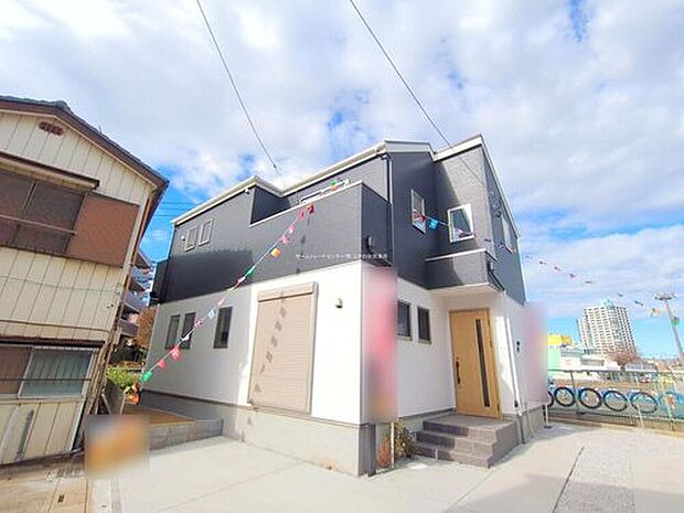 【現地外観写真】21帖超のゆったりとしたリビングを中心に明るいファミリー空間を実現!
ウォークインクローゼット、ファミリークローゼットなど収納豊富です♪