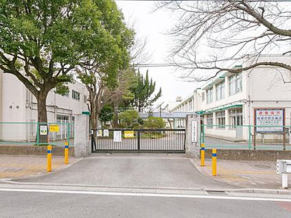 ふじみ野市立駒西小学校 20ｍ(徒歩1分)