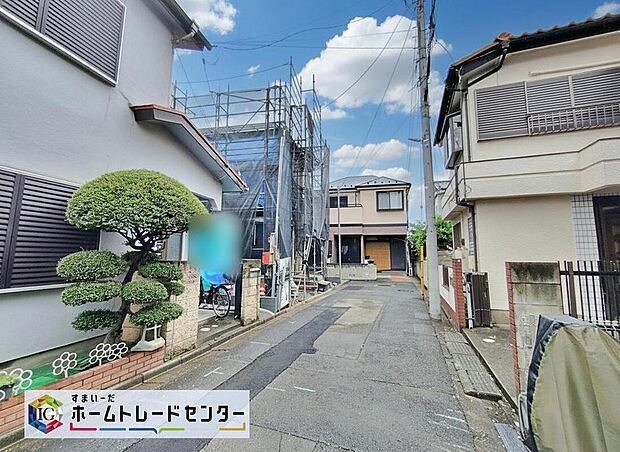 【前面道路含む現地写真】カースペースございます。
平日・お仕事帰りなど、いつでもご案内いたします!お気軽にお問い合わせ下さい。