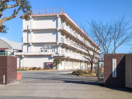 ふじみ野市立花の木中学校 720m(徒歩9分)