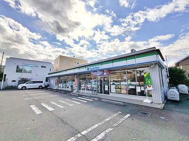 ファミリーマートふじみ野さくら通店（約320m）